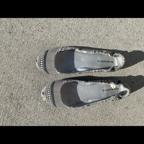 Geometric Ballet Flats - Picture 4 of 4